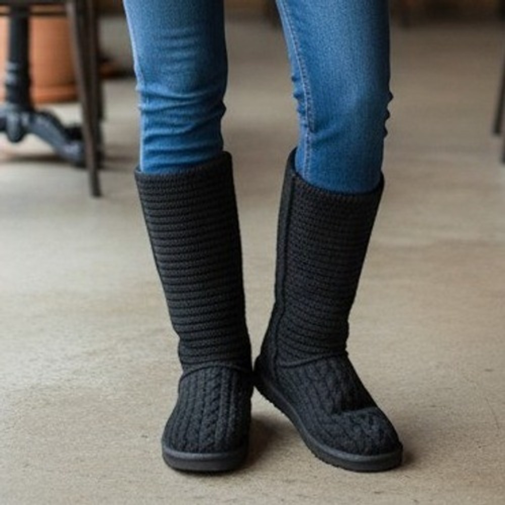 UGG Classic Cardy Boots Women 7 Black Good Knit Crochet Tall S/N 5814